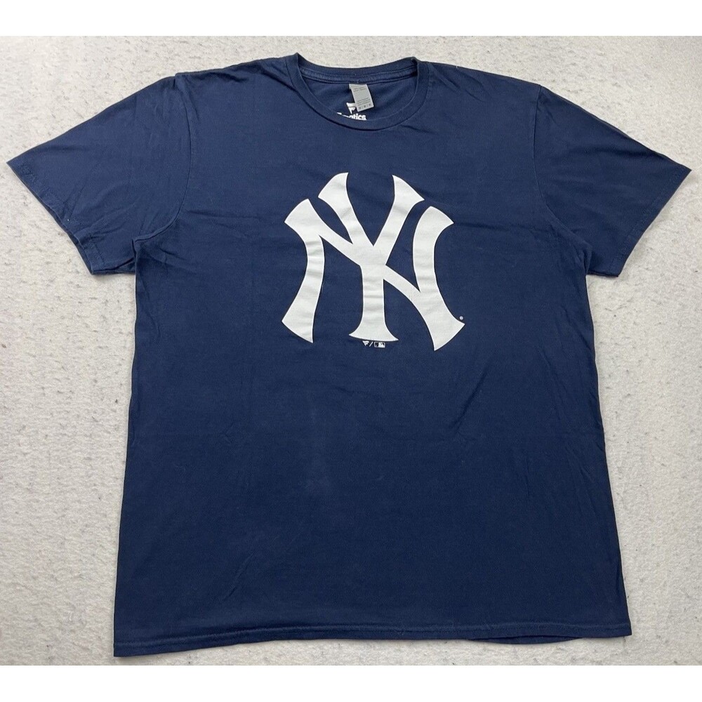 Fanatics MLB New York Yankees Size Medium Blue Graphic Short Sleeve T-shirt